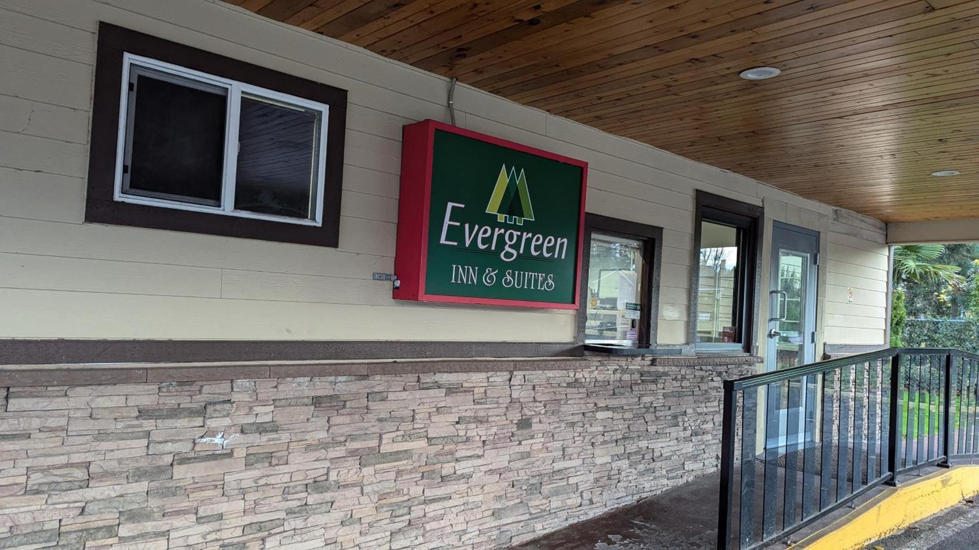 Evergreen Inn & Suites Portland (Adults Only) Экстерьер фото