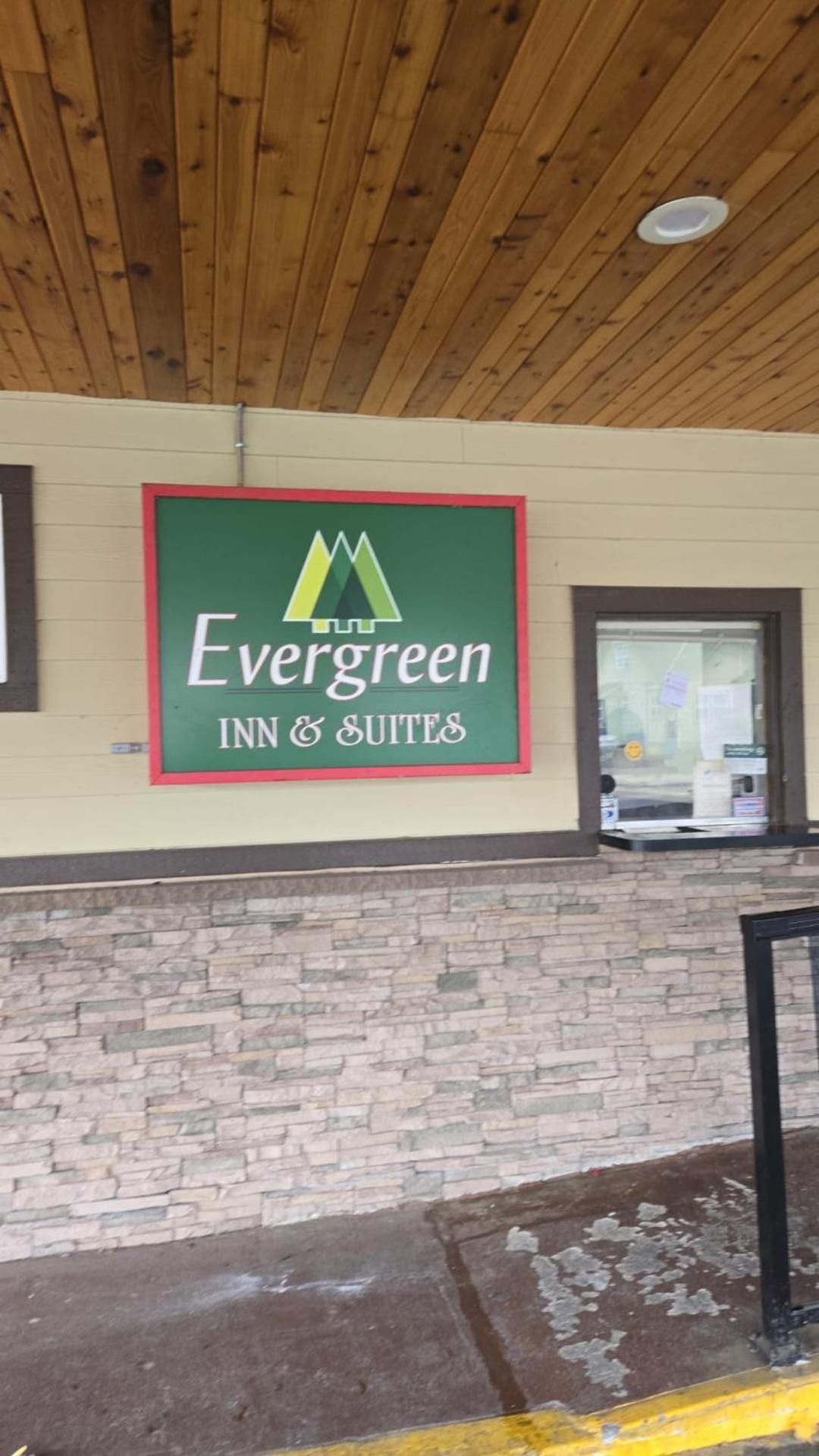Evergreen Inn & Suites Portland (Adults Only) Экстерьер фото