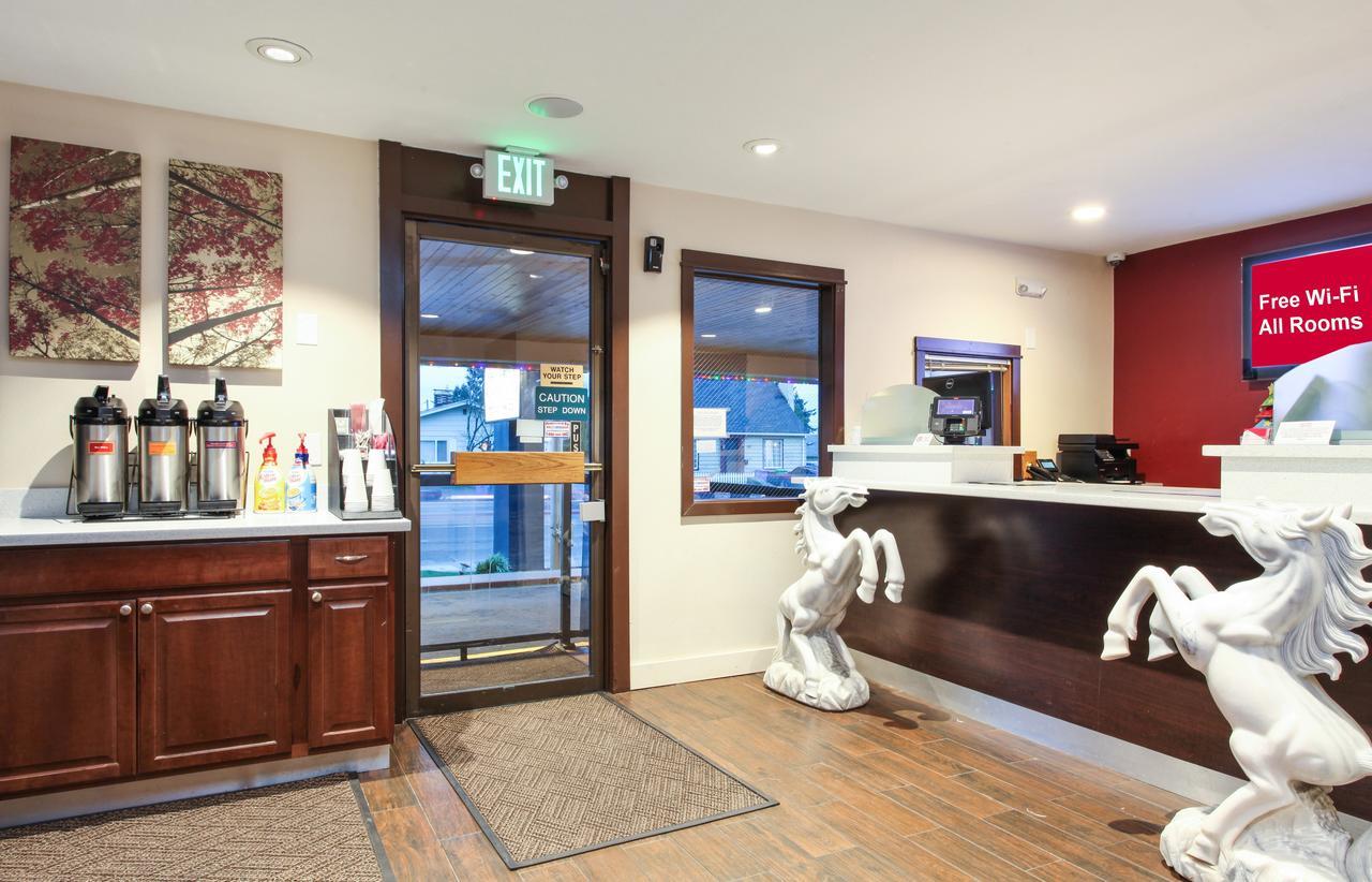 Evergreen Inn & Suites Portland (Adults Only) Экстерьер фото